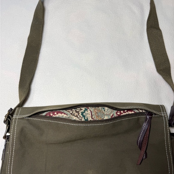 Orvis Olive Green Canvas Cross Body Messenger Bag with Brown Leather Accents - Picture 12 of 14